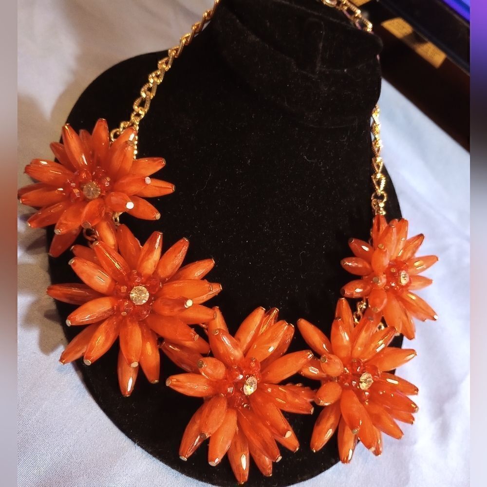 Large Statement Necklace Wfive Beaded Flowers, Nw… - image 2